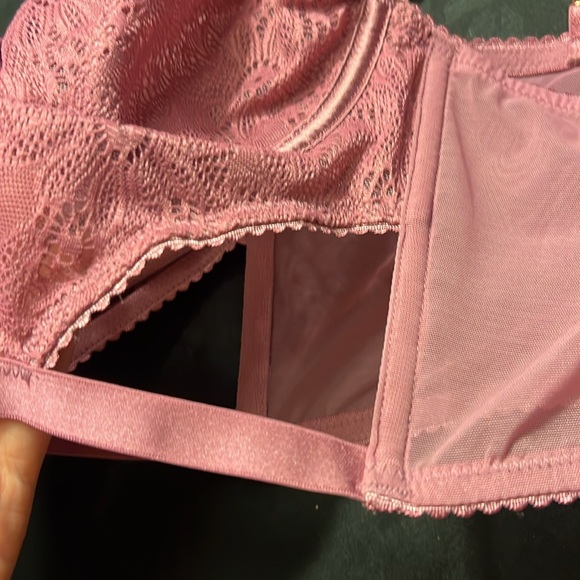 NWT Victoria’s Secret Very Sexy Unlined Plunge - Picture 2 of 5
